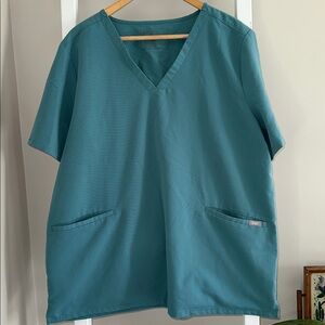 FIGS Women’s Casma Scrub Top / Shirt